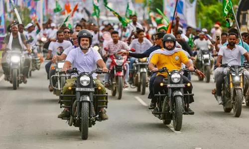 Rahul, Tejashwi Assert EC Wont Be Allowed to Steal Votes in Bihar