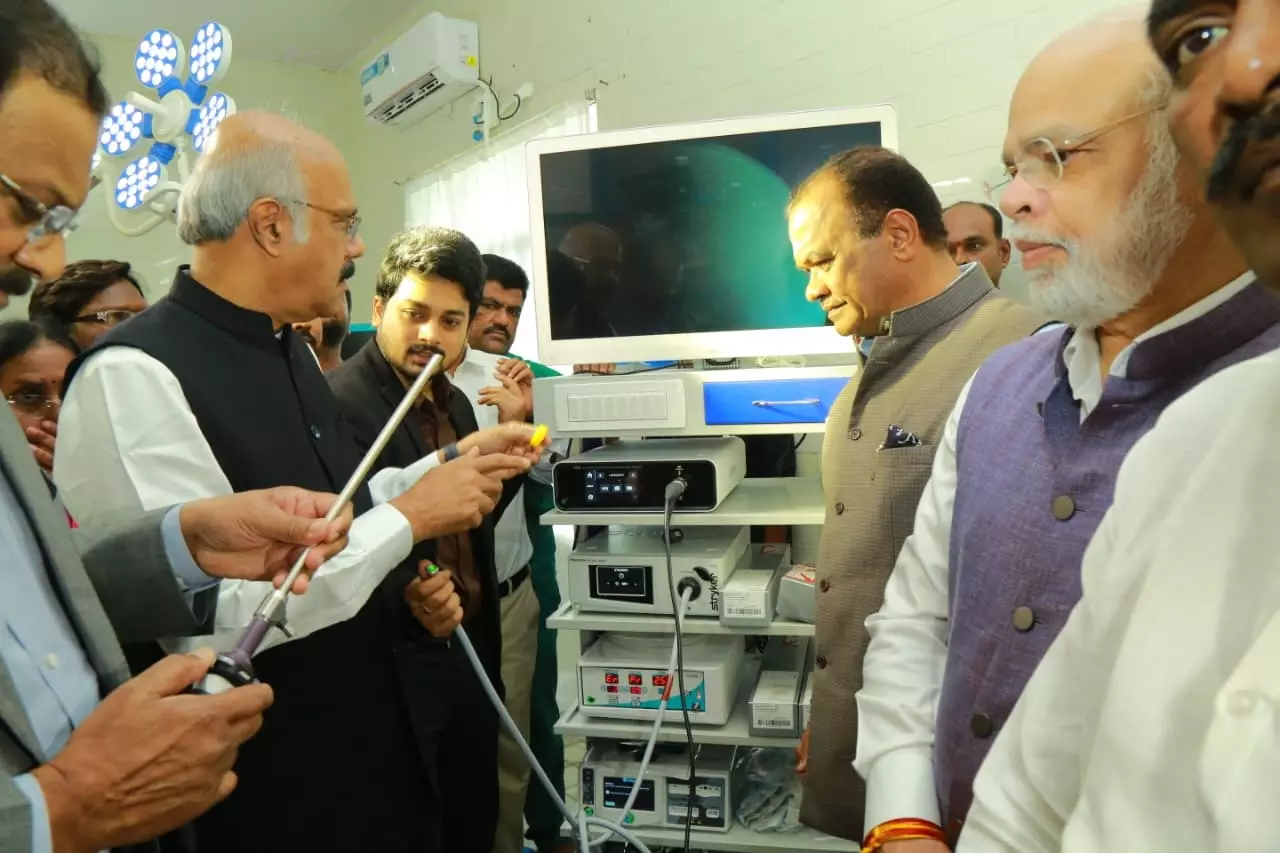 Komatireddy: Govt Hospitals To Offer Care For Poor On Par With Rich