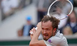Medvedev Taunts Booing Crowd, Rips Chair Ump During Wild US Open Meltdown