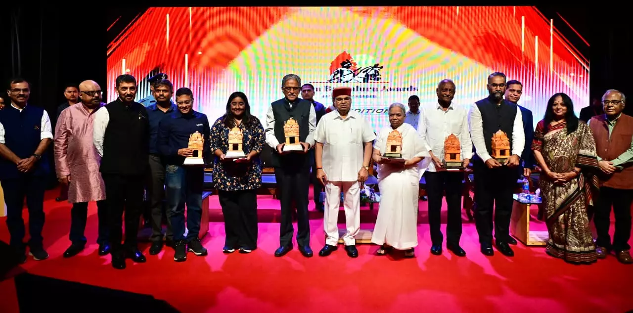 Karnataka Guv Presents Namma Bengaluru Awards To Citys Top Contributors