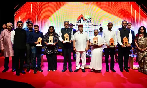 Karnataka Guv Presents Namma Bengaluru Awards To Citys Top Contributors