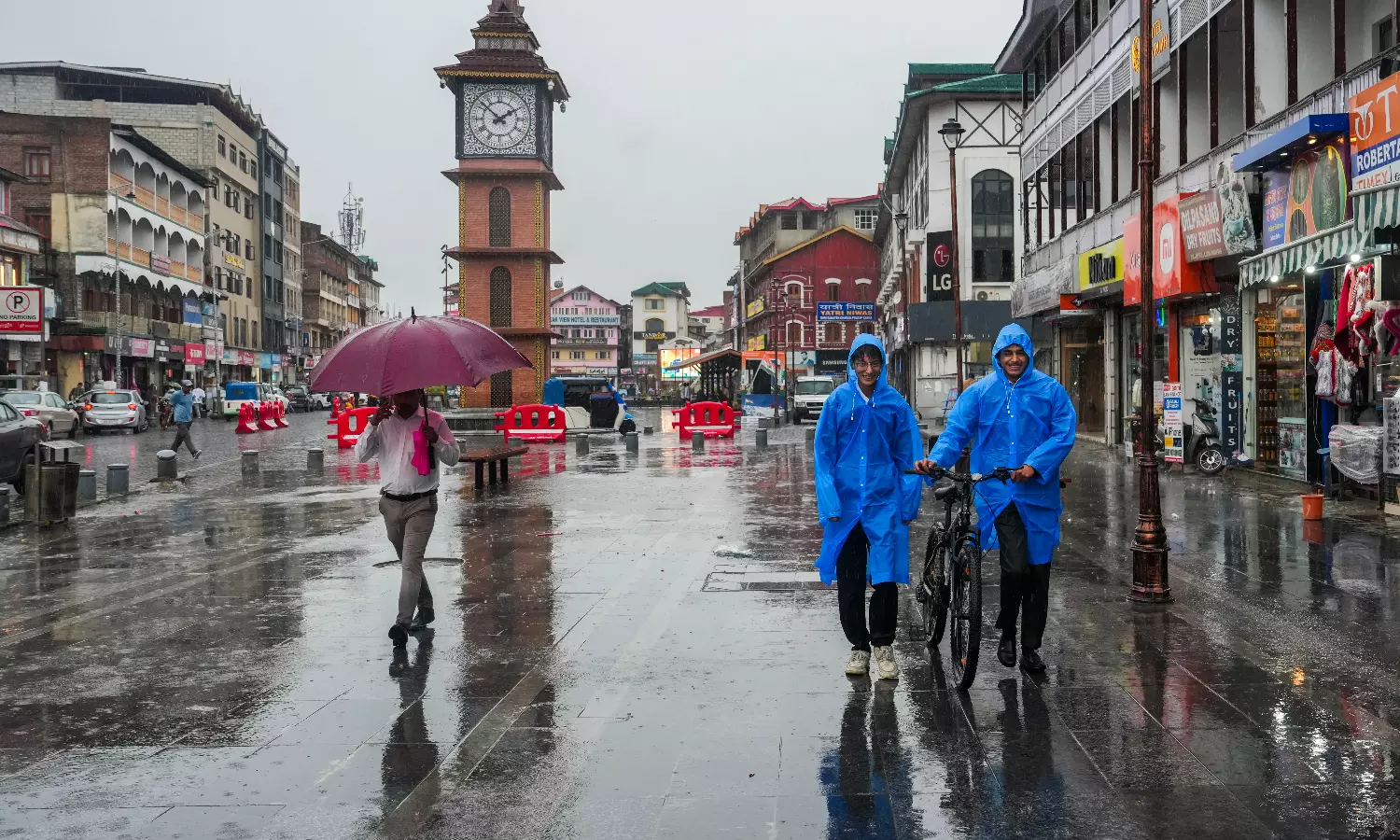 J&K Reels Under Rains, Very Poor Connectivity: CM Omar Abdullah