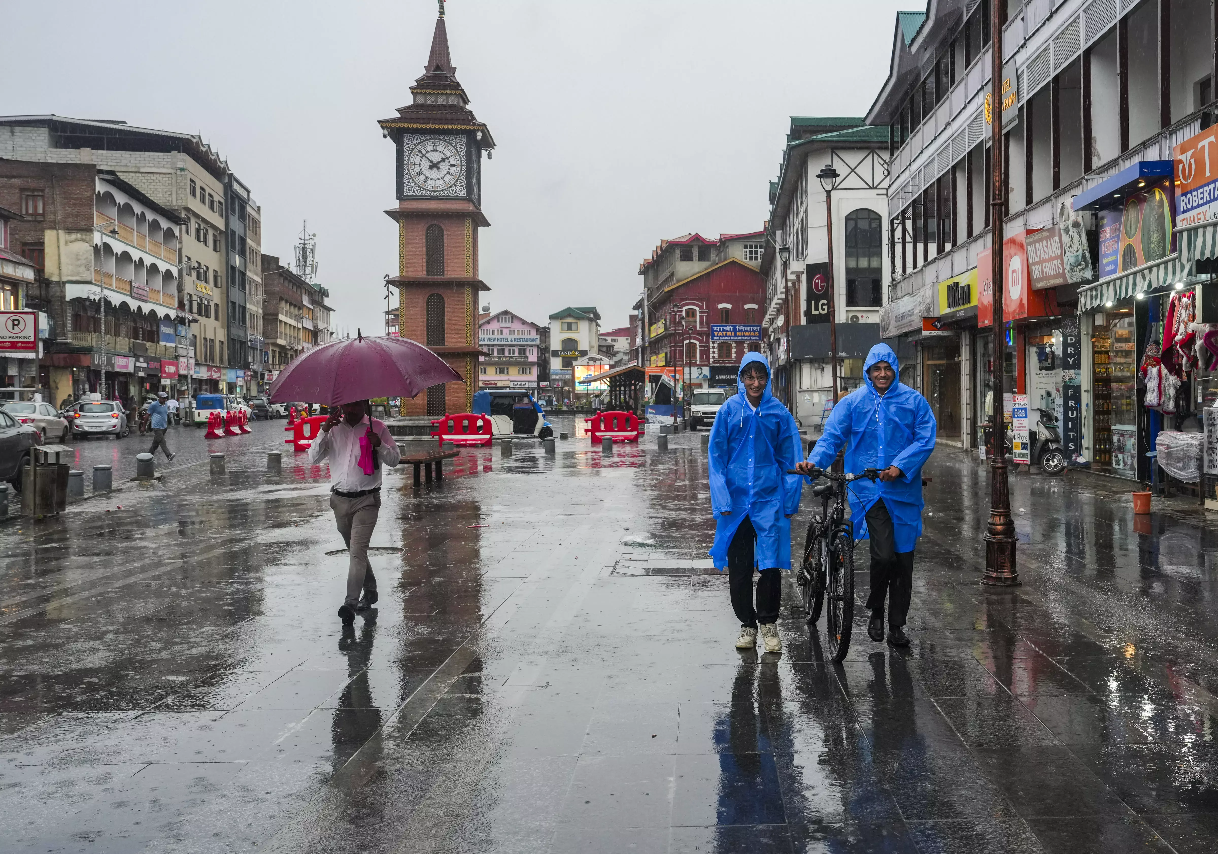 J&K Reels Under Rains, Very Poor Connectivity: CM Omar Abdullah