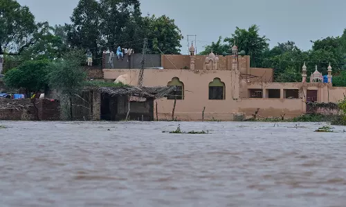 Mass Evacuations in Pakistan as India Releases Water from Swollen Rivers