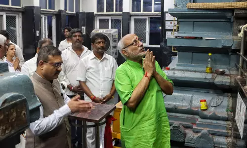 NDA V-P Candidate CP Radhakrishnan Worships at Tirupati Temple