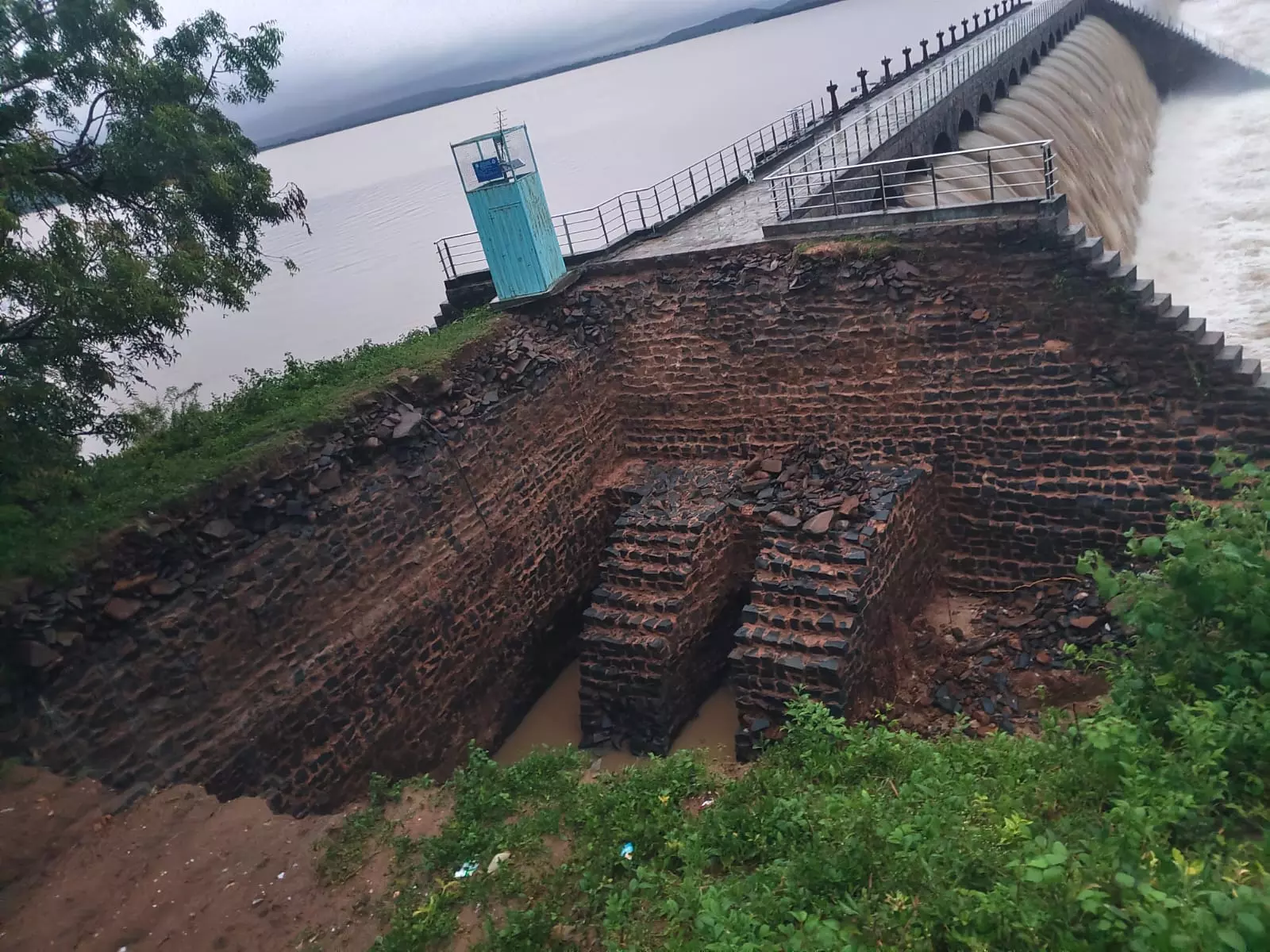 Pocharam Holds, Where KLIS Failed