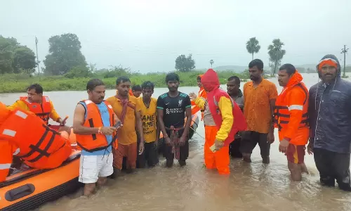 As Water Level in Krishna River Rises, Prakasam Barrage Heading For Issue of First Flood Warning