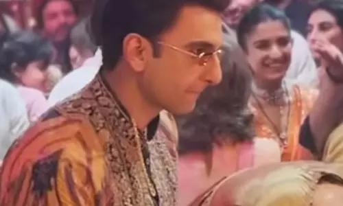Ranveer’s Clean-Shaven Comeback At Ganpati Darshan