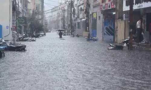 IMD Forecasts Heavy Rain for South Andhra, Rayalaseema IMD Forecasts Heavy Rain for South Andhra, Rayalaseema