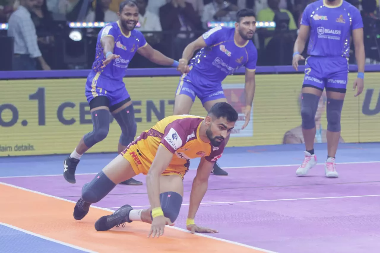 Pawan and Arjun led the Tamil Thalaivas to a narrow 38-35 victory over the Telugu Titans