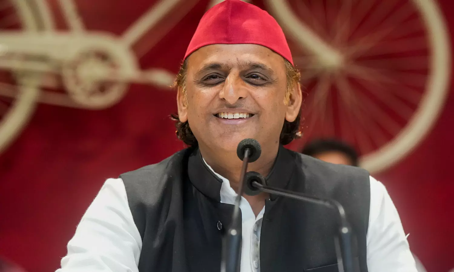 Akhilesh Yadav Joins Voter Adhikar Yatra in Bihar