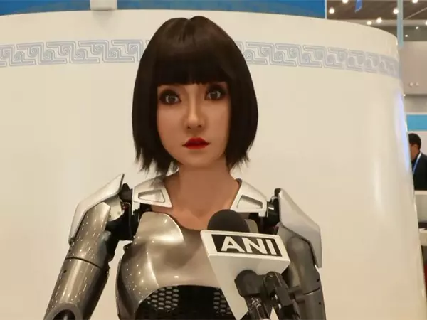 Humanoid Robot Xiao He to Assist Media