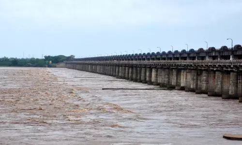 First Flood Warning Issued at Dowleswaram as Godavari Swells