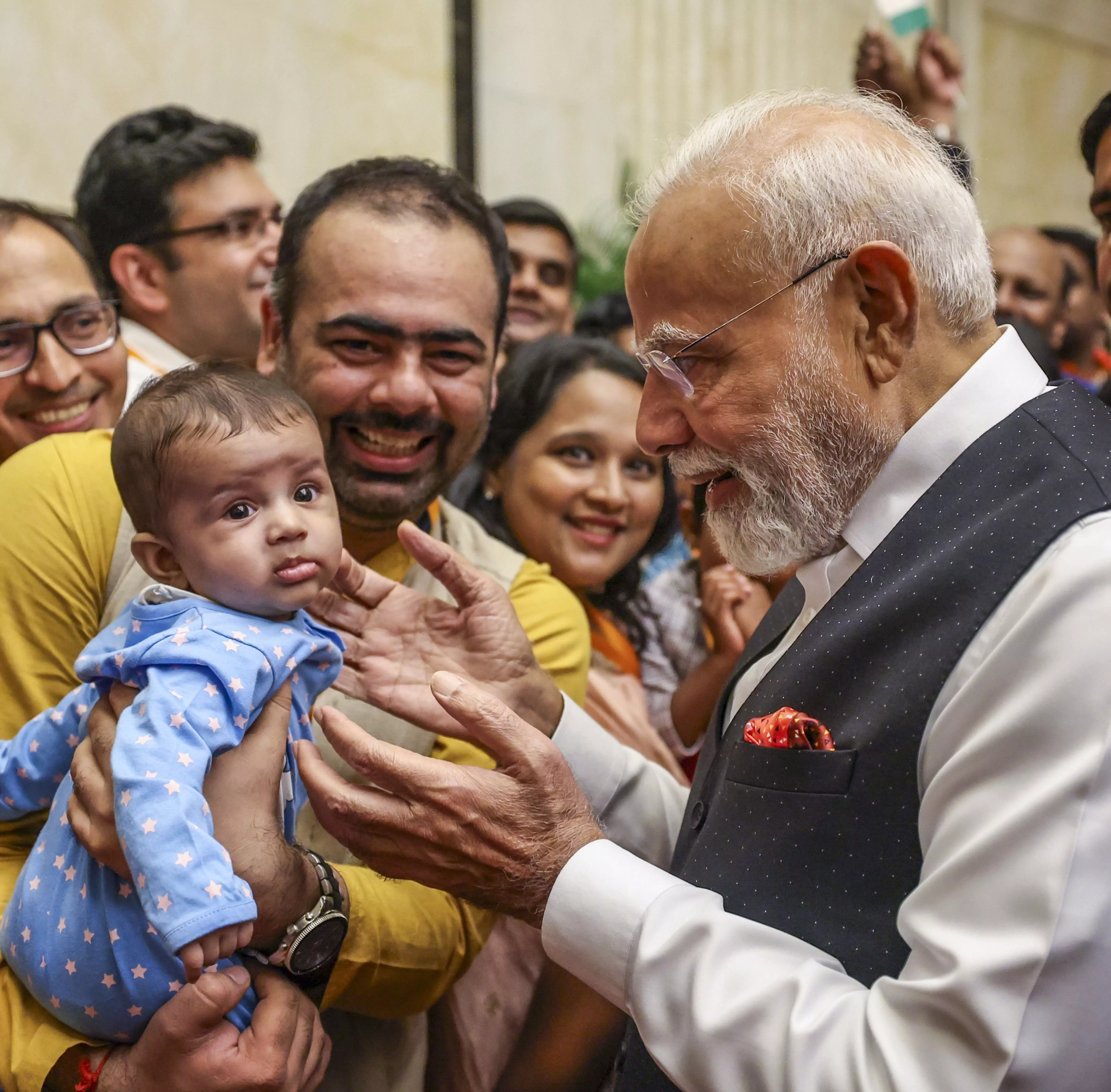 PM Modi Gets Warm Welcome from Indian Diaspora in China