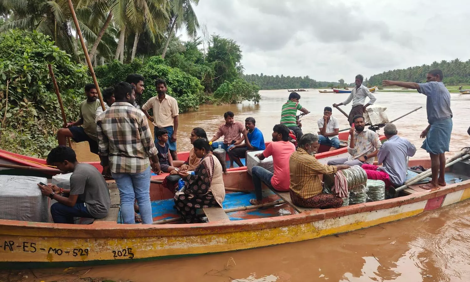 10 Islet Villages in Godavari Districts Submerged