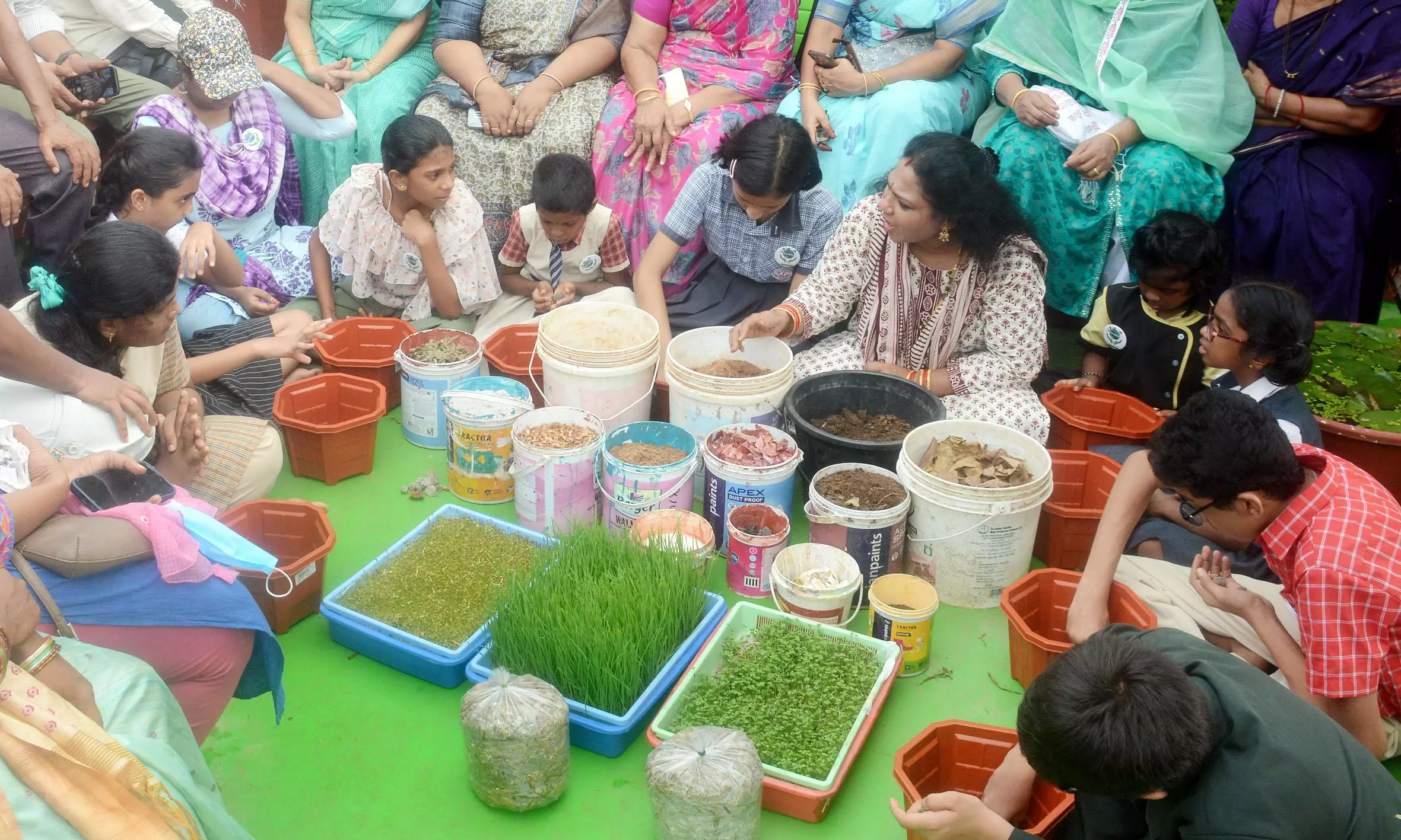 Children Discover Joy of Gardening in Rooftop Classrooms