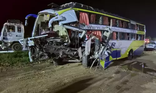 Three Killed, Five Injured in Bus-Lorry Collision on NH-44 in Mahabubnagar