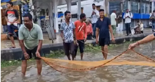Odisha: Balasore Residents Cast Fishing Nets on Flooded Roads to Protest Civic Apathy