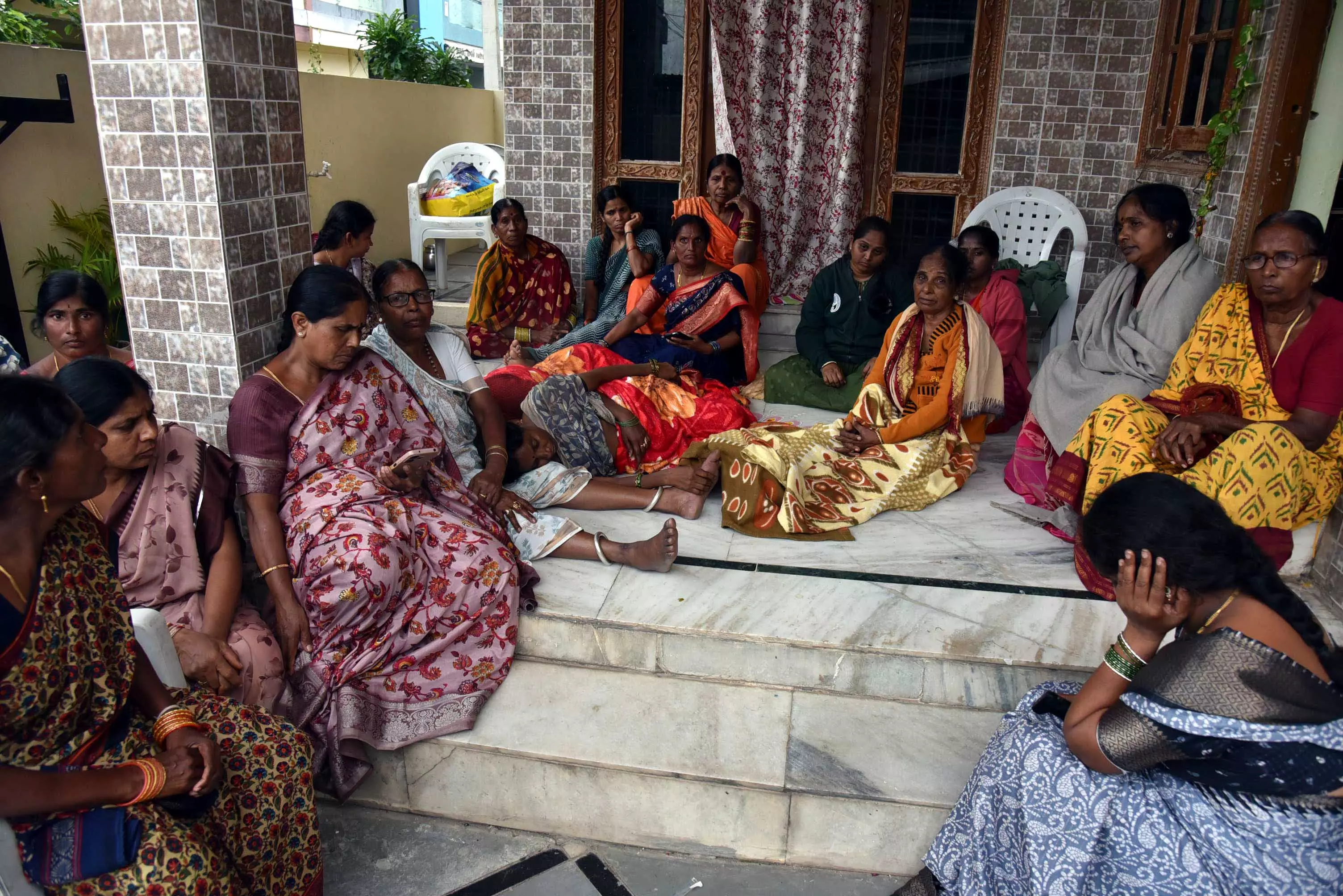 2 Hyderabad Students Die in UK Crash