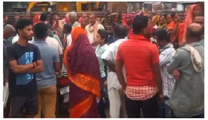 Fertiliser Shortage Sparks Unrest Across Odisha; Farmers Block Roads