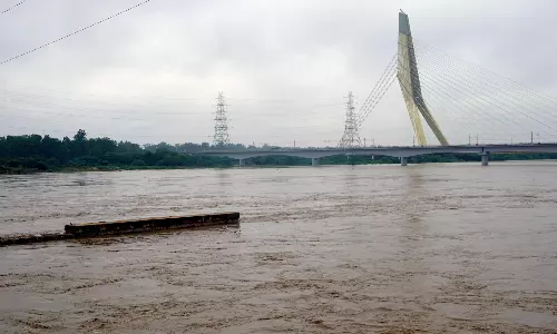Yamuna Crosses Danger Mark, Water Level to Rise Further Yamuna Crosses Danger Mark, Water Level to Rise Further