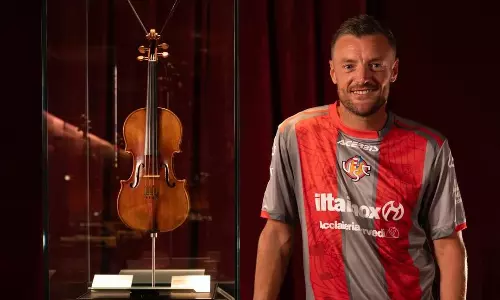 Jamie Vardy Signs With Cremonese in Italy After 13 Seasons at Leicester