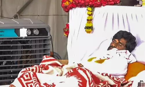 Jarange Claims Win as HC Allows Stir Till Sept 3 Jarange Claims Win as HC Allows Stir Till Sept 3