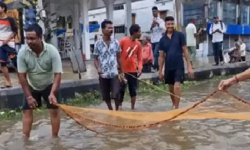 Odisha: Balasore Residents Cast Fishing Nets on Flooded Roads to Protest Civic Apathy