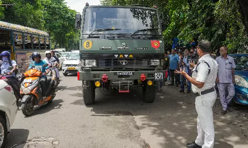 Kolkata Police Halts Army Truck, Slaps FIR on Driver