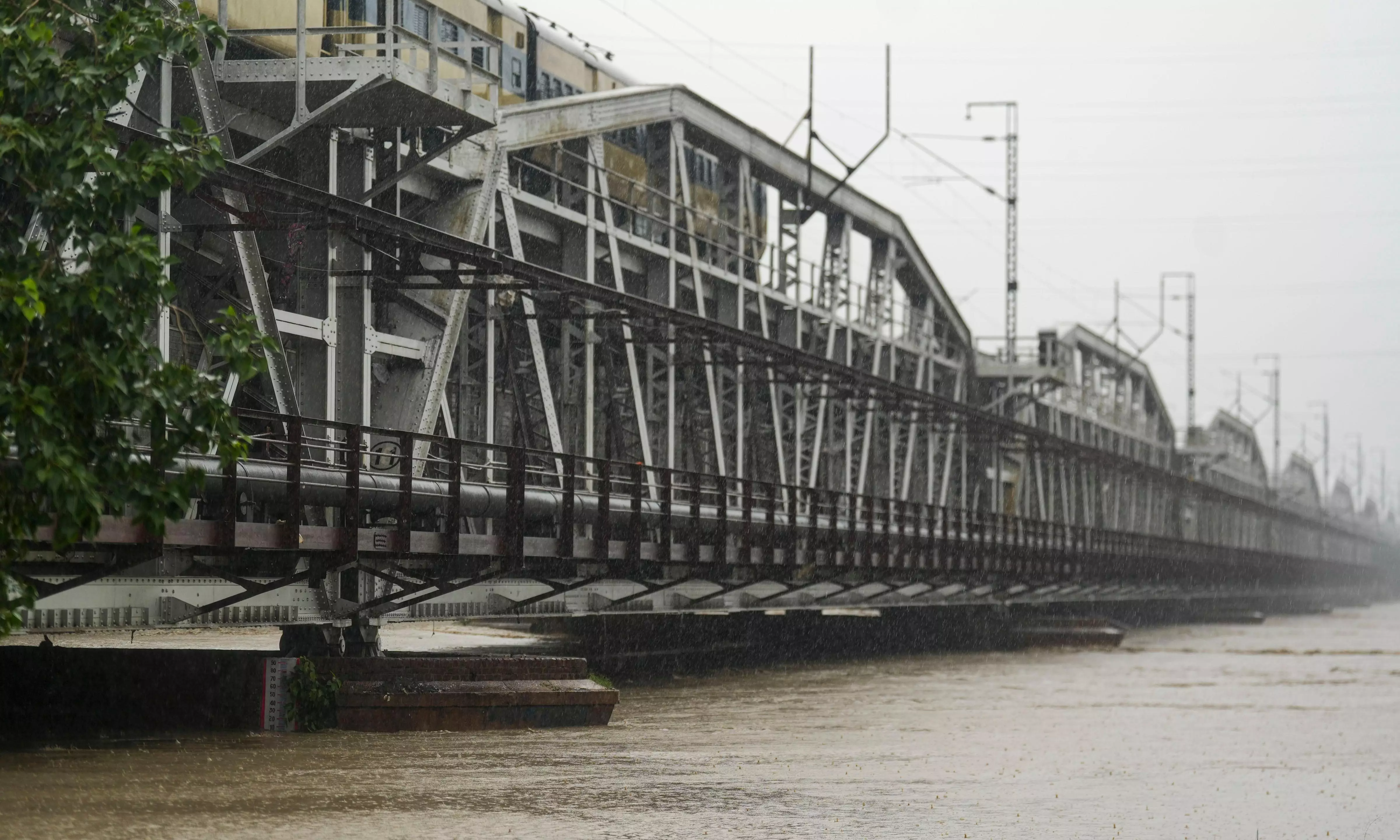 Delhi: Yamuna Water Level Continues to Rise, Eevacuation Underway