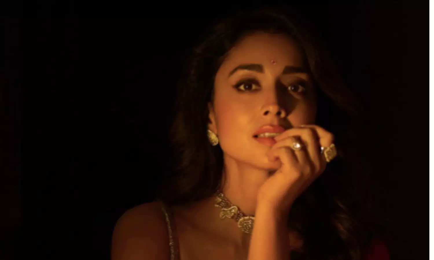 Shriya Sarans Rich Red Saree Look Is Quite A Delight