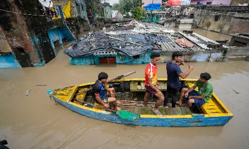 Yamuna Swells Past 207m in Delhi, Floodwater Inundates Nearby Areas