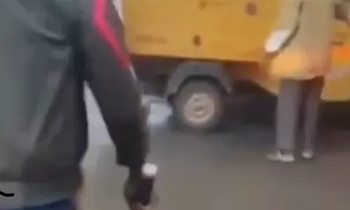 Person Flaunts Dagger In Public Over Road Rage In Bengaluru