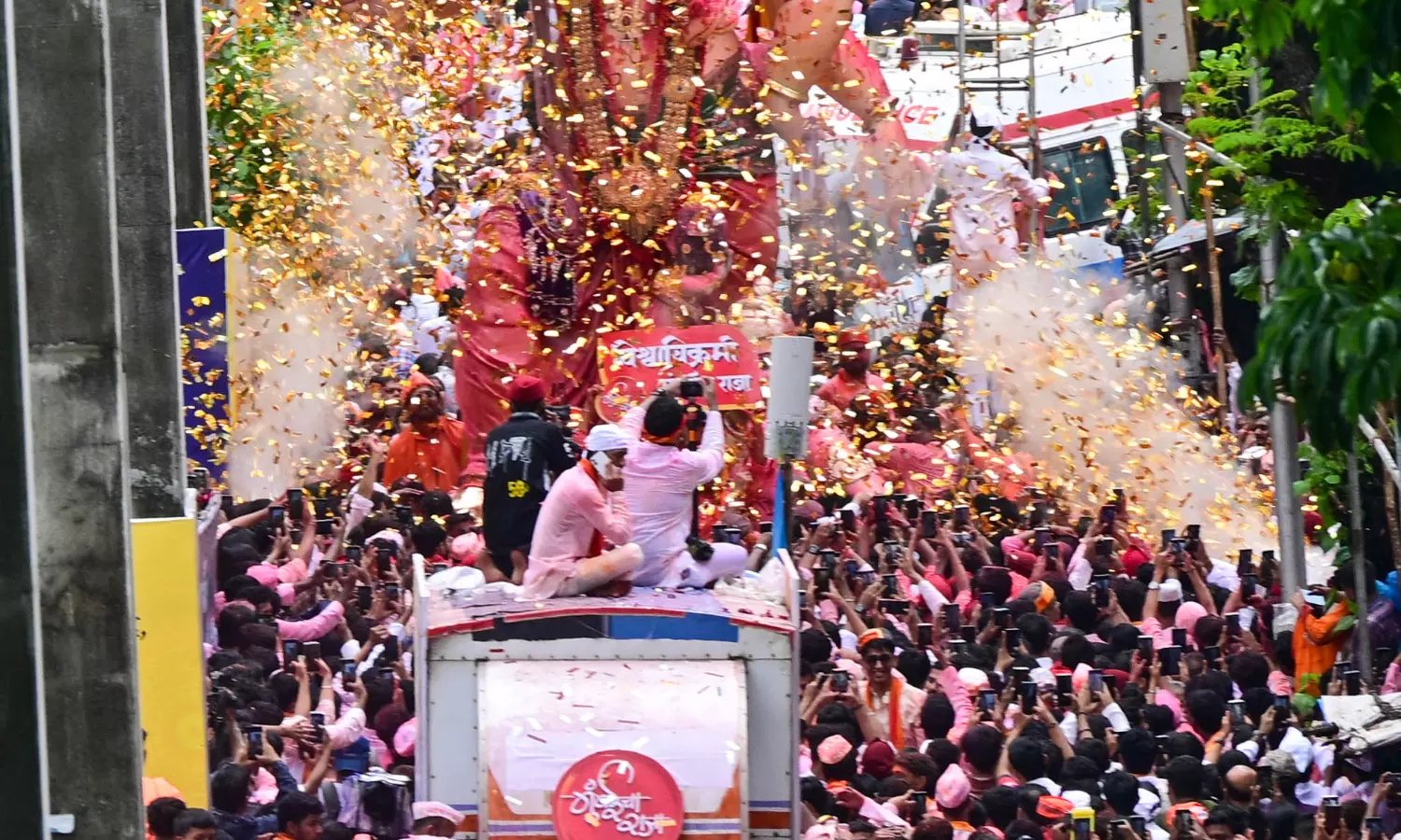 Ganesh Visarjan Spectacle Grips Mumbai on Final Day of Festival