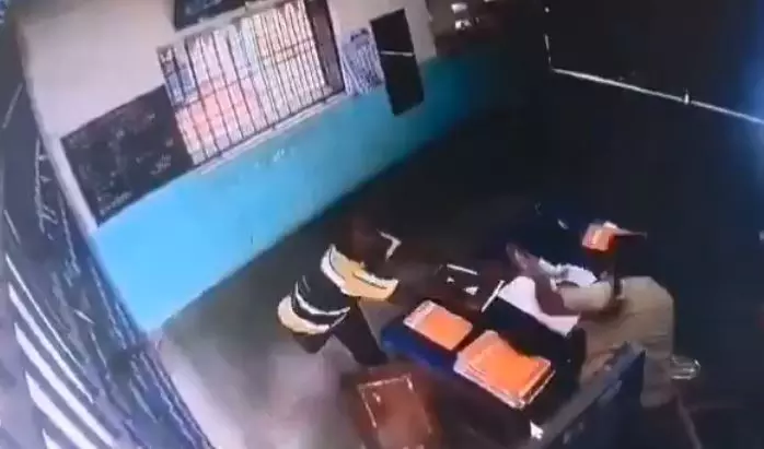 2 Inmates Escape from Andhra Prison After Hitting Jail Warden With Hammer