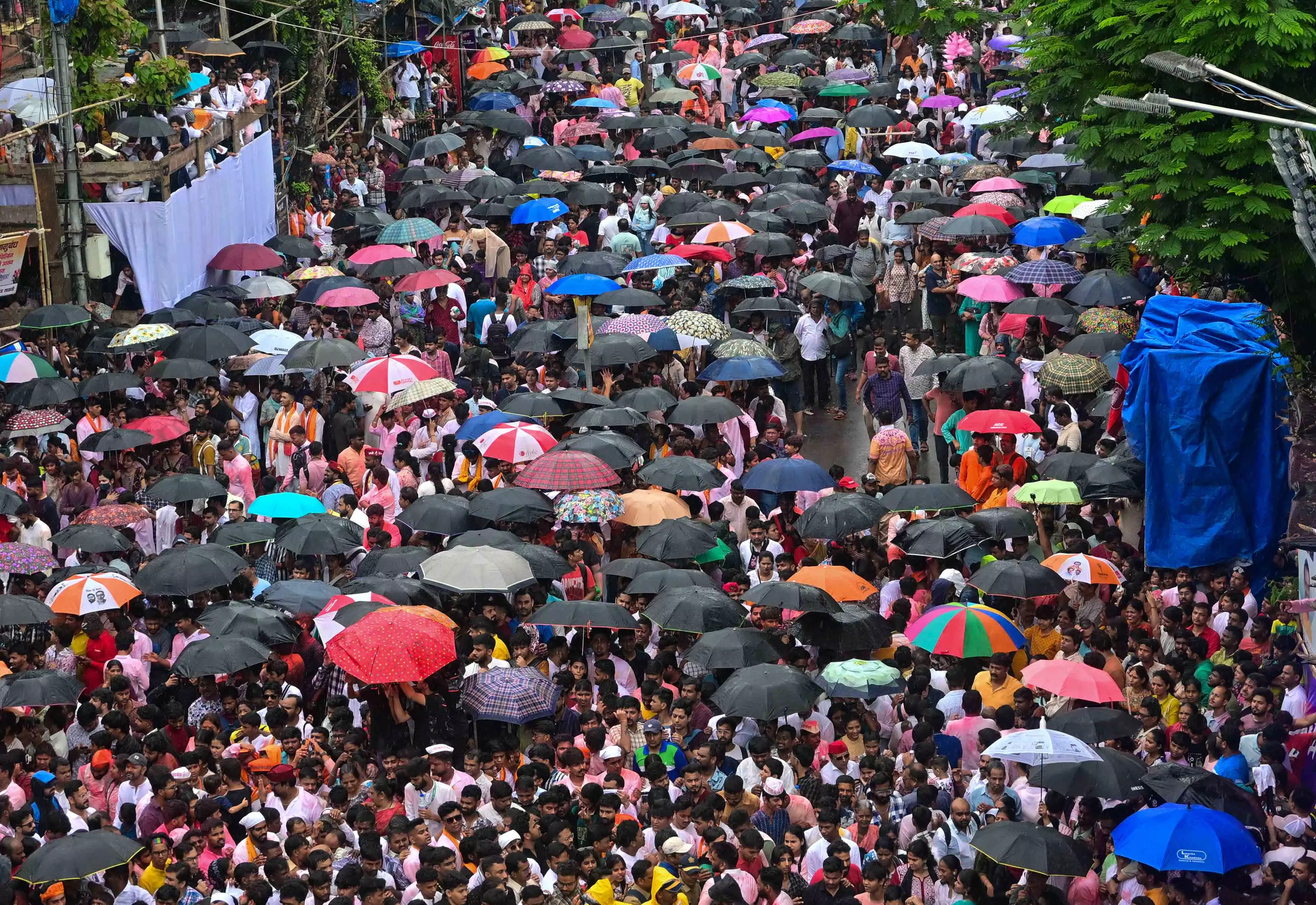 Ganesh Visarjan Spectacle Grips Mumbai on Final Day of Festival