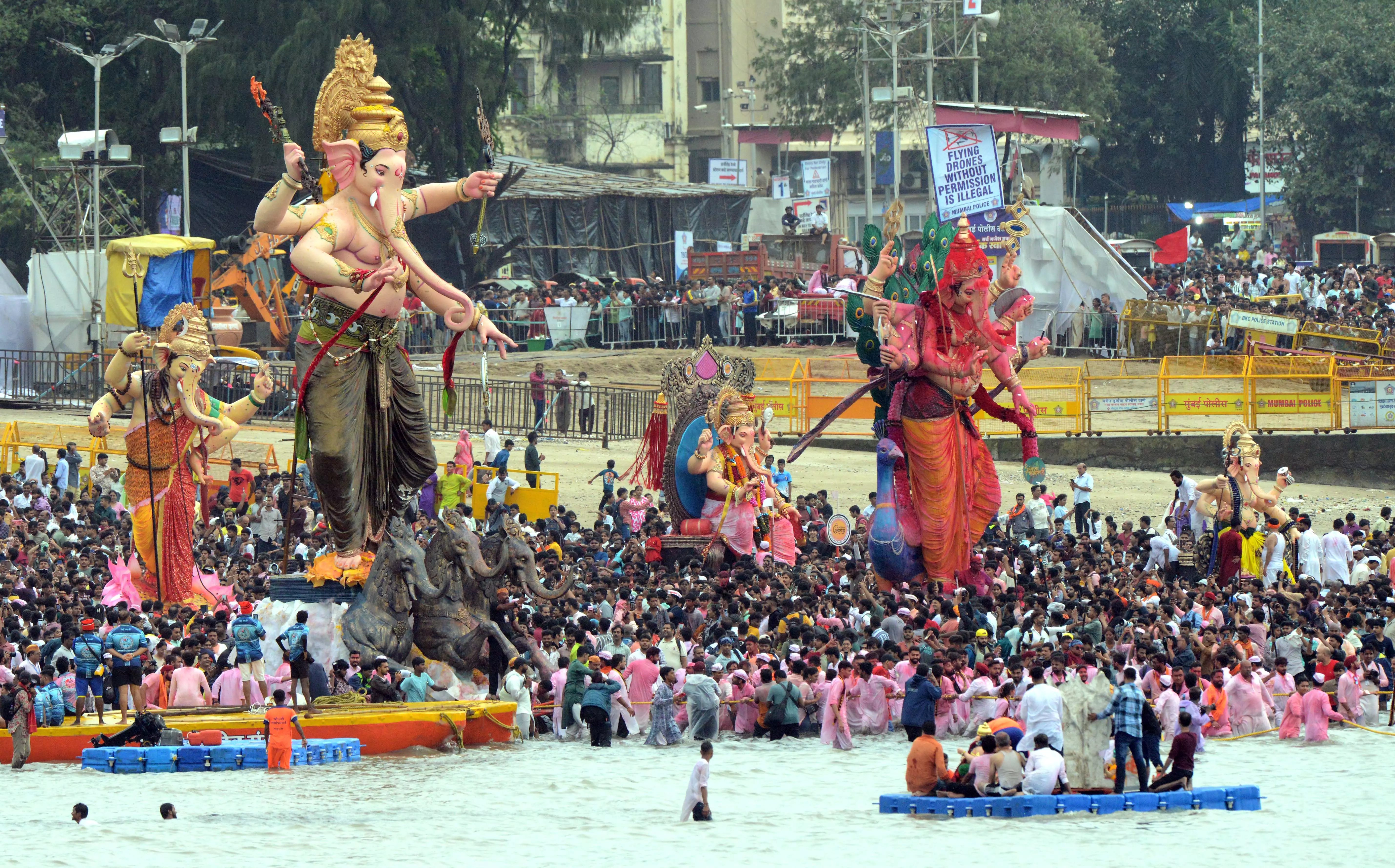 Mumbai Bids Farewell to Ganesha as Idols are Immersed in Arabian Sea