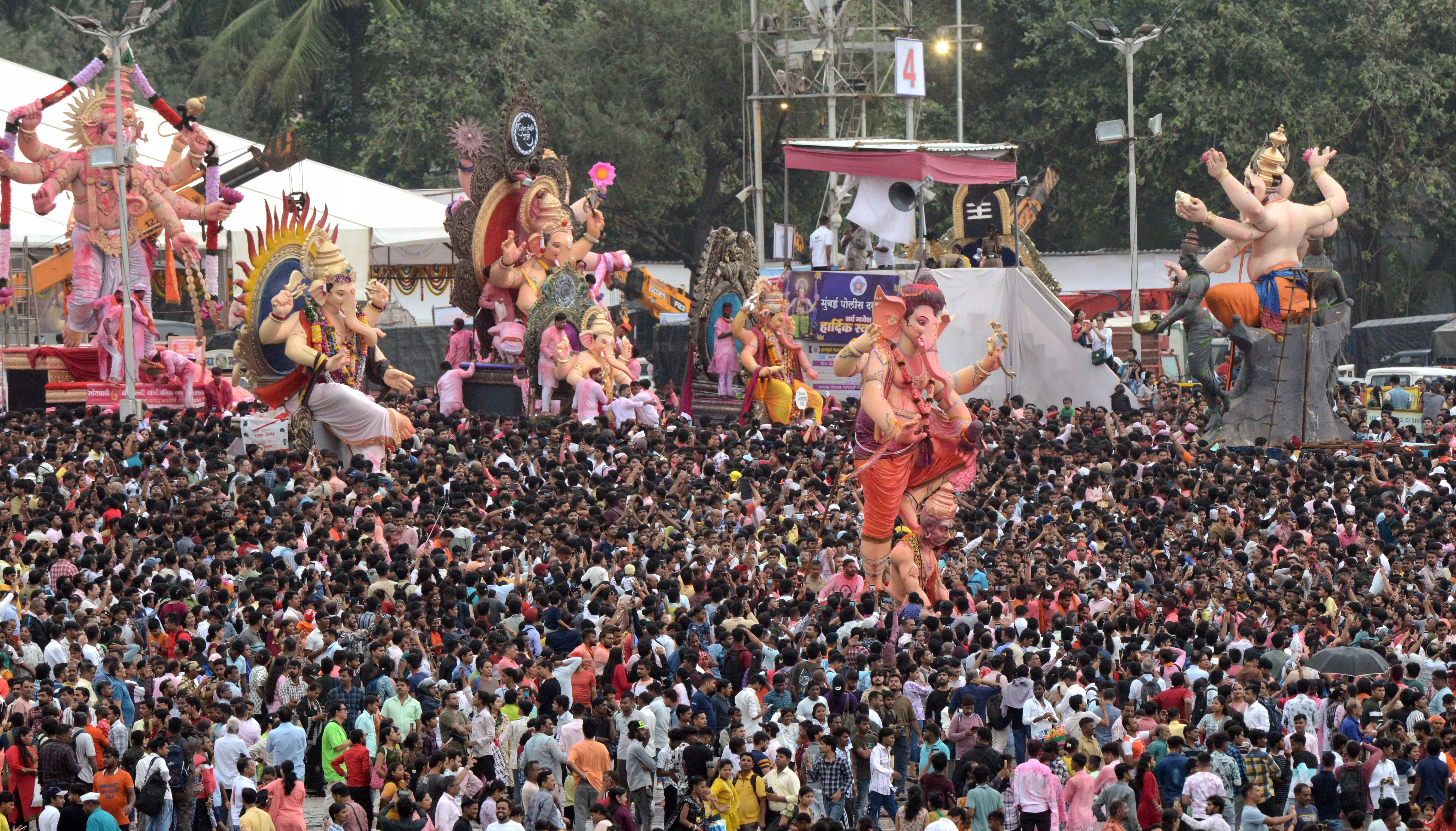 Mumbai Bids Farewell to Ganesha as Idols are Immersed in Arabian Sea