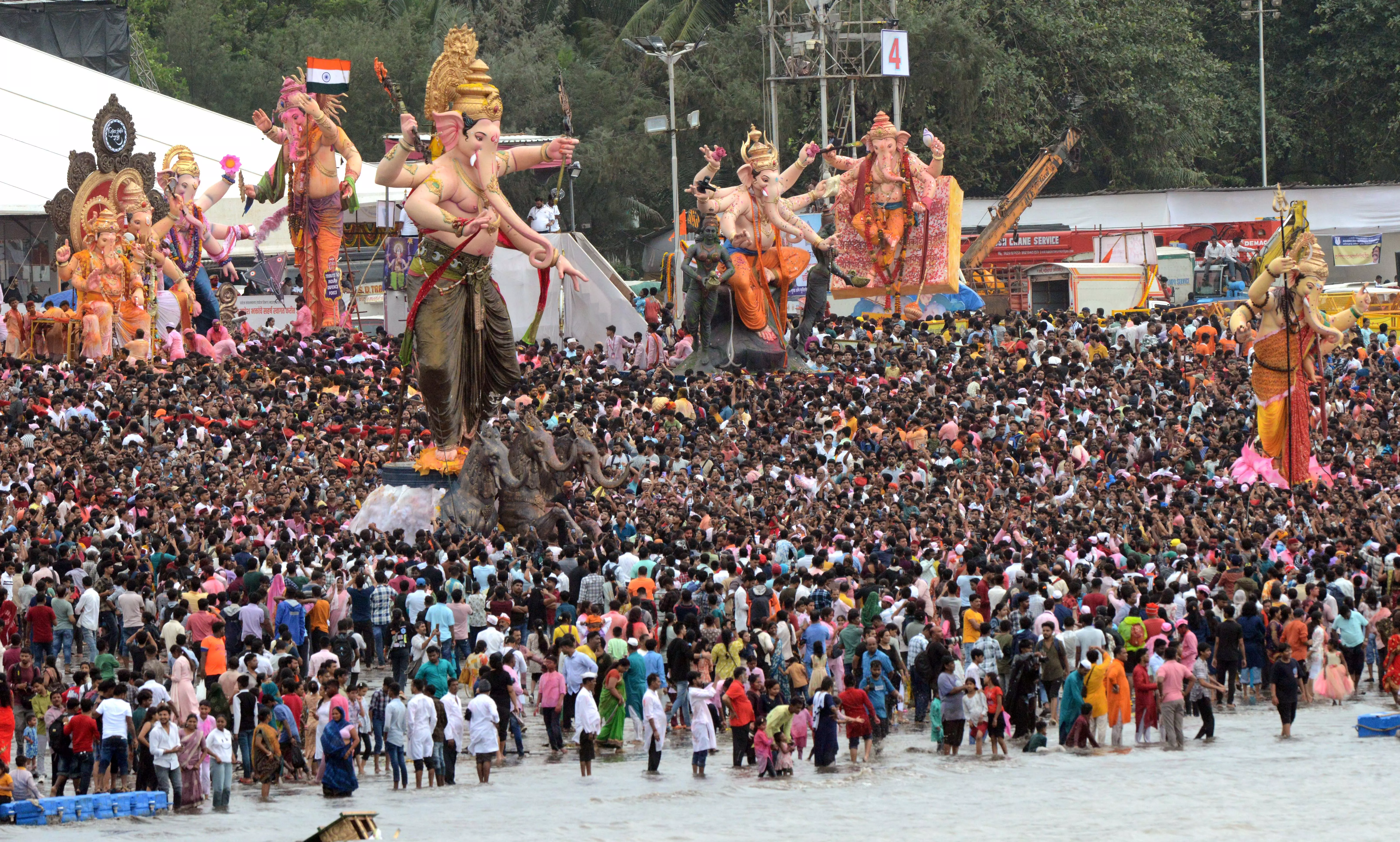 Mumbai Bids Farewell to Ganesha as Idols are Immersed in Arabian Sea