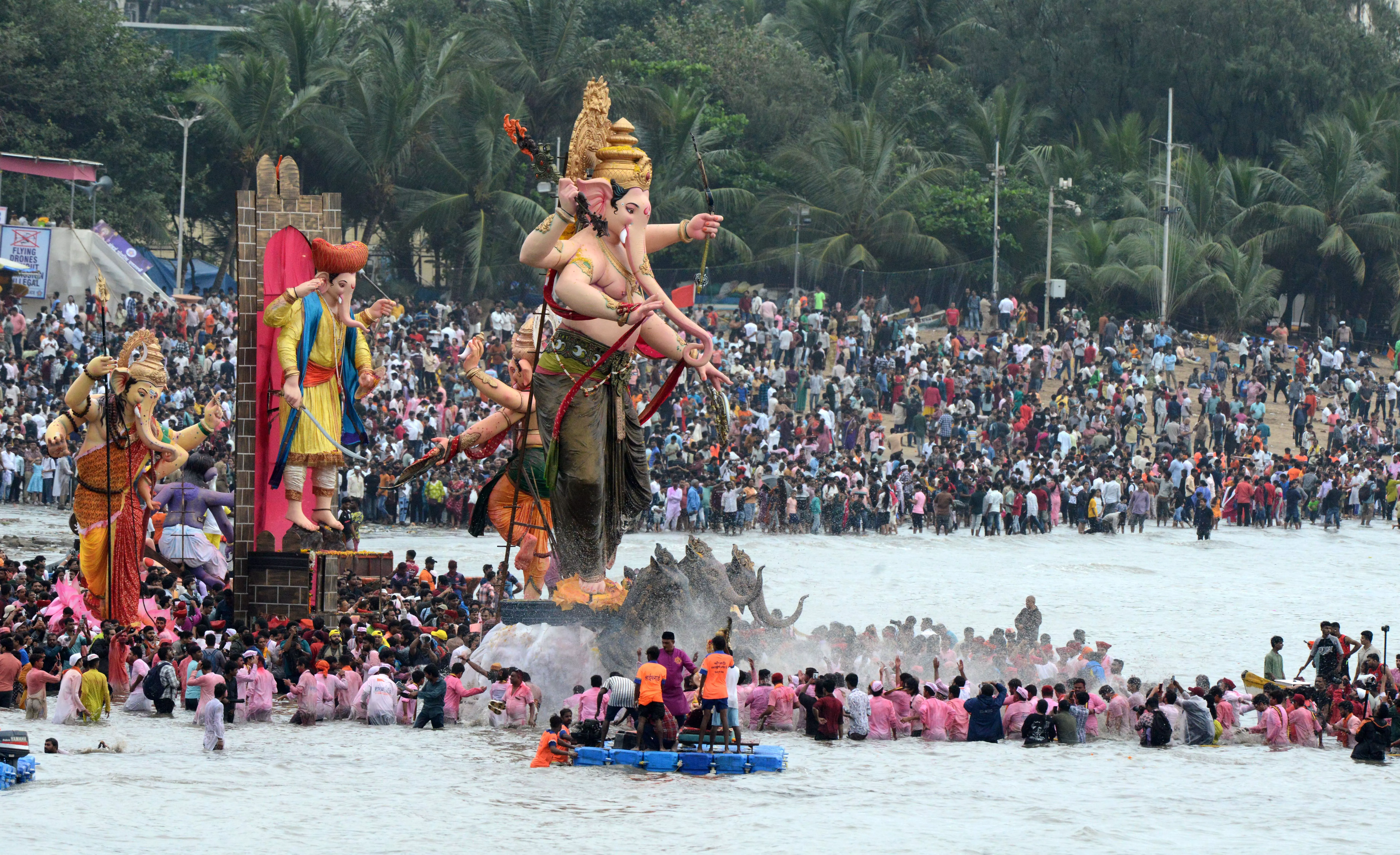 Mumbai Bids Farewell to Ganesha as Idols are Immersed in Arabian Sea