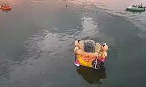 Muslims Welcome Ganesh Processions