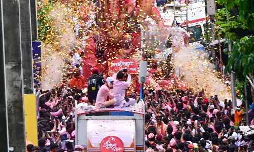 Ganesh Visarjan Spectacle Grips Mumbai on Final Day of Festival