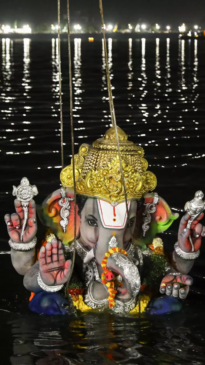 Devotees Bid Farewell to Ganpati Idols With Immersion Rituals in Hyderabad