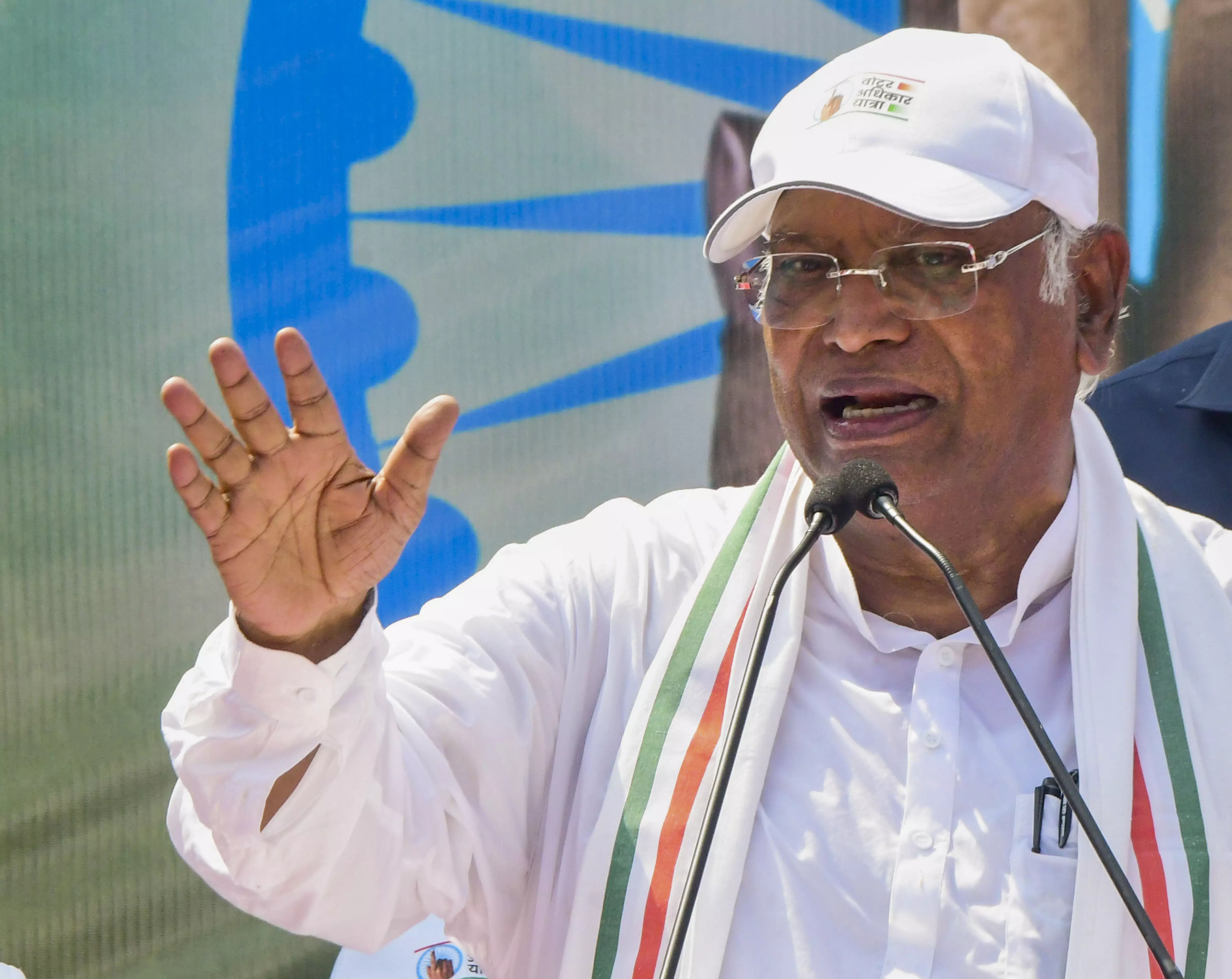 Kharge: ECI Shielding BJP in Vote Chori Case