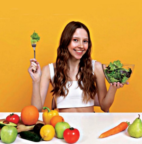 Raw Salads: Celebrities, Cuisine, and Nutritional Benefits