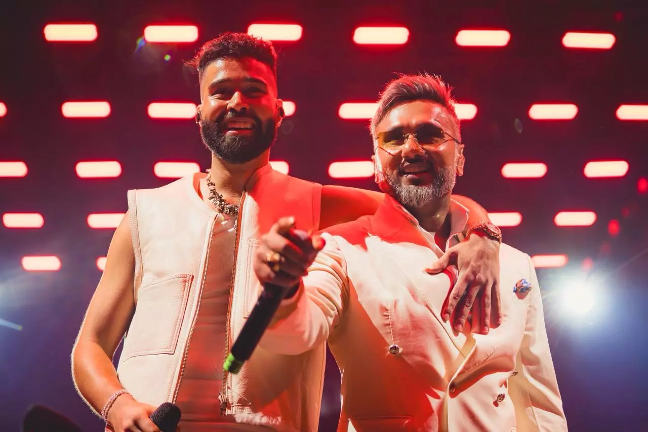 AP Dhillon Enthralls 15000 Fans In Dubai, With Surprise Cameos By Yo Yo Honey Singh & Swae Lee