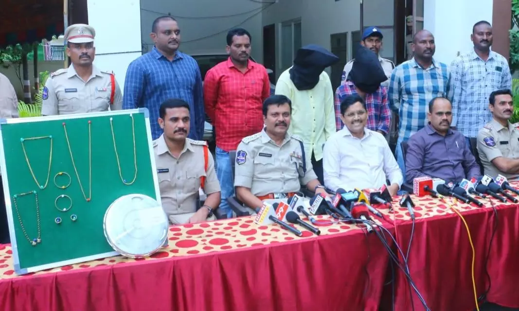 2 Notorious Thieves Held in Khammam