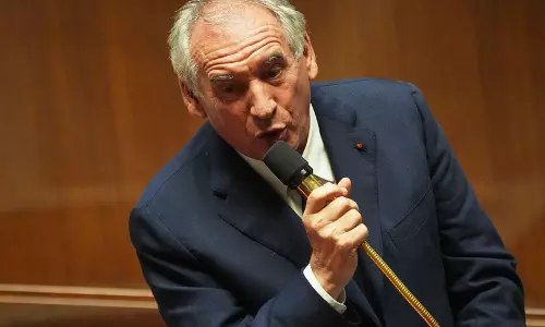 Frances Prime Minister Loses Confidence Vote, Toppling His Government