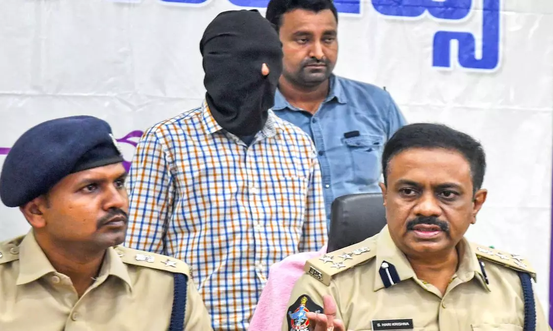 Maoist Leader Surrenders Before ASR Police