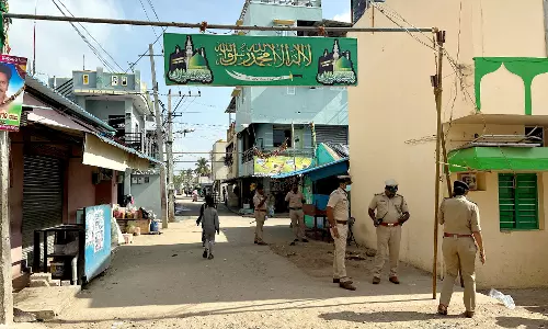 Heavy Police Deployment Continues in Maddur Amid BJP Bandh Call Heavy Police Deployment Continues in Maddur Amid BJP Bandh Call